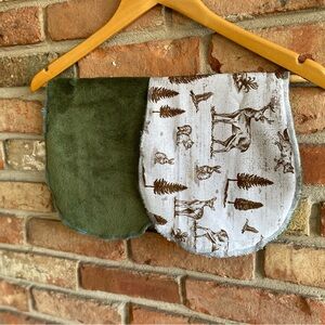 Burp cloths: Green & Woodland Baby Bib